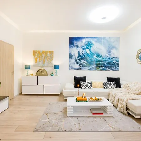 Apartmán Designer Luxury Next To Dohany Synagogue With Balcony