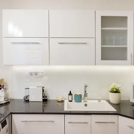 Apartmán Designer Luxury Next To Dohany Synagogue With Balcony *