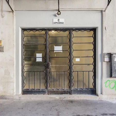 Διαμέρισμα Designer Luxury Next To Dohany Synagogue With Balcony Βουδαπέστη