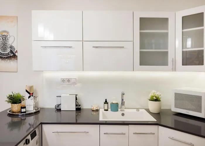 Apartmán Designer Luxury Next To Dohany Synagogue With Balcony *