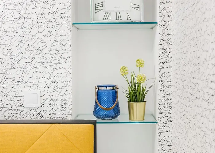 Designer Luxury Next To Dohany Synagogue With Balcony *